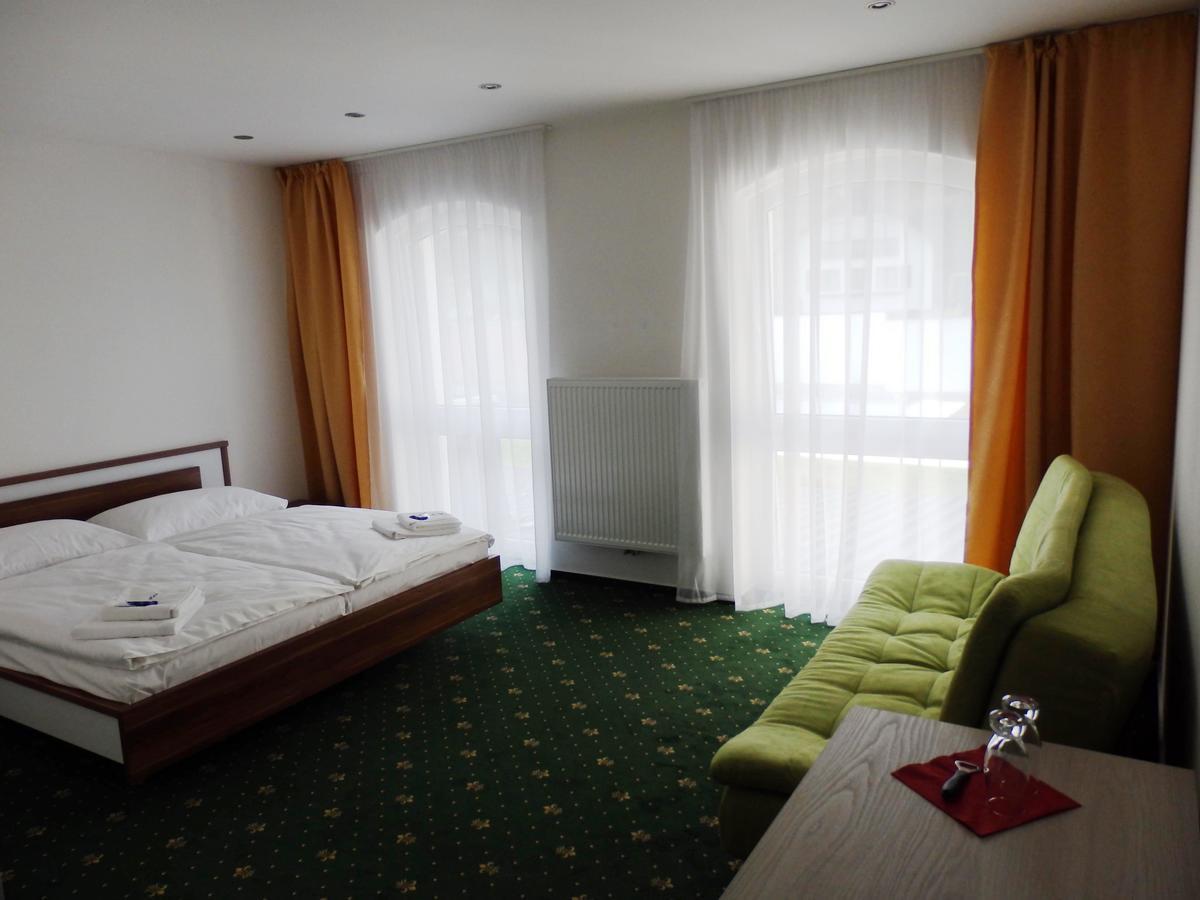Rezidence Holsin Hotel Holsiny Zewnętrze zdjęcie