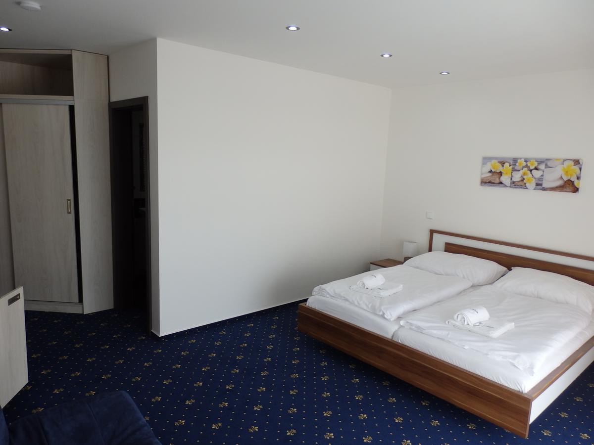 Rezidence Holsin Hotel Holsiny Zewnętrze zdjęcie